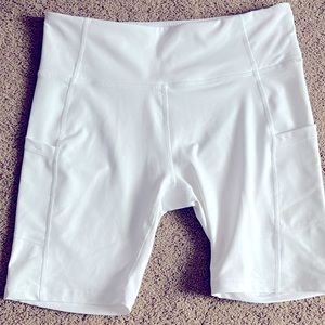 Women’s Baleaf White Biker Shorts, Size XL.